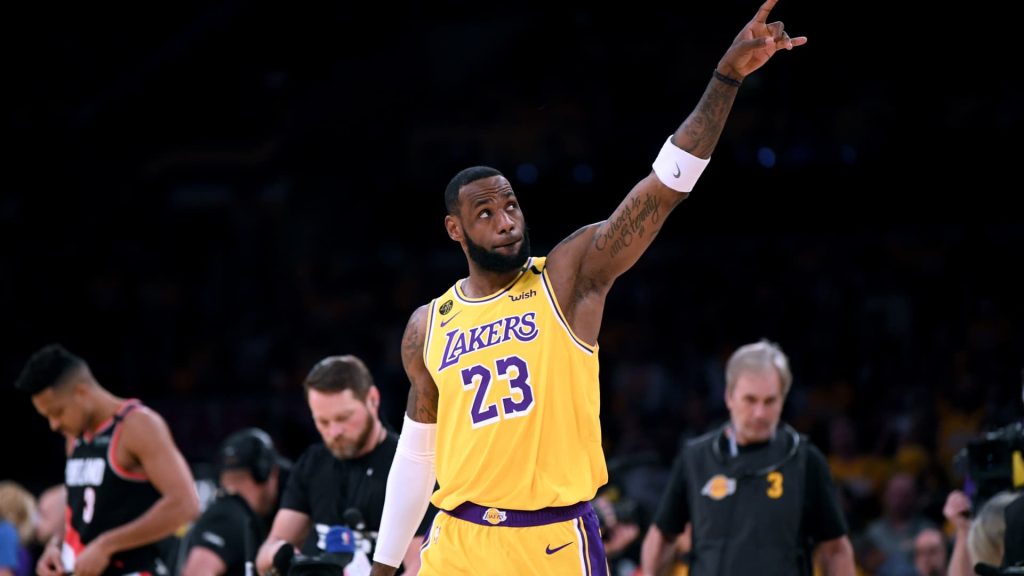 lebron james is officially a billionaire 107070356 1654185346216 gettyimages 1203291161 hh1 1302 2020013180127006