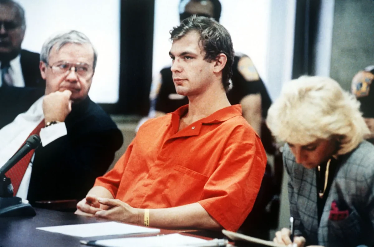 this is how the 5 survivors of jeffrey dahmer escaped they were all tortured jeffrey dahmer attorneys hearing milwaukee wisconsin august 22 1991