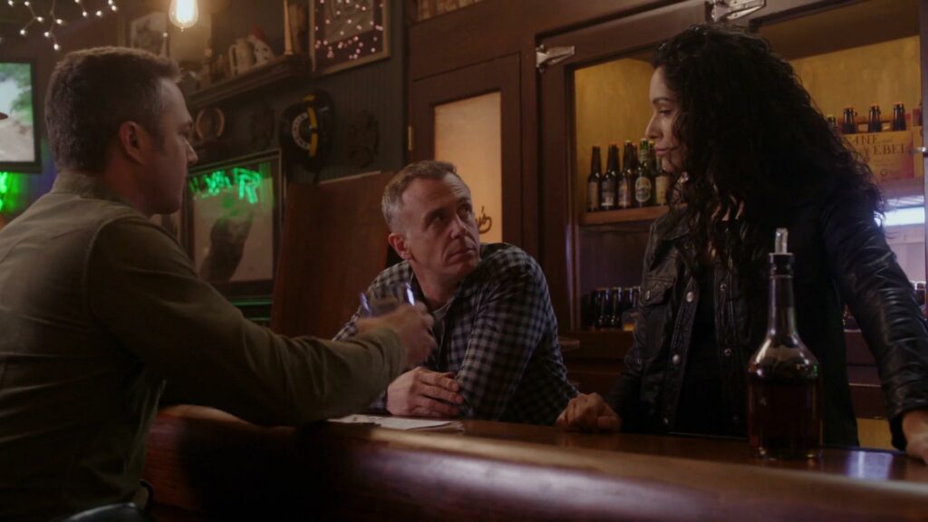 What the actors of Chicago Fire really drink when filming scenes in Molly's bar? 16 what the actors of chicago fire really drink when filming scenes in mollys bar hd tve chicagofir 421 05262022 proxy sd thumb