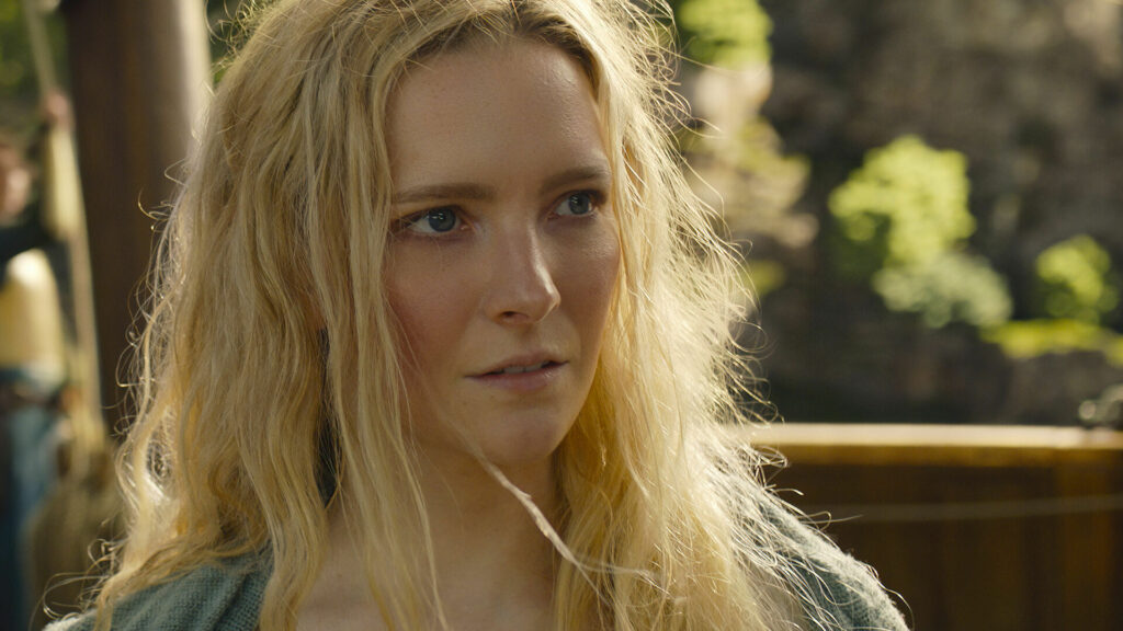 Galadriel, played by Morfydd Clark, in Lord of the Rings: The Rings Of Power