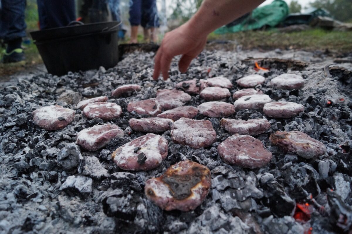 an essential guide for every prepper the lost superfoods scaled.wild cooking techniques ash cakes