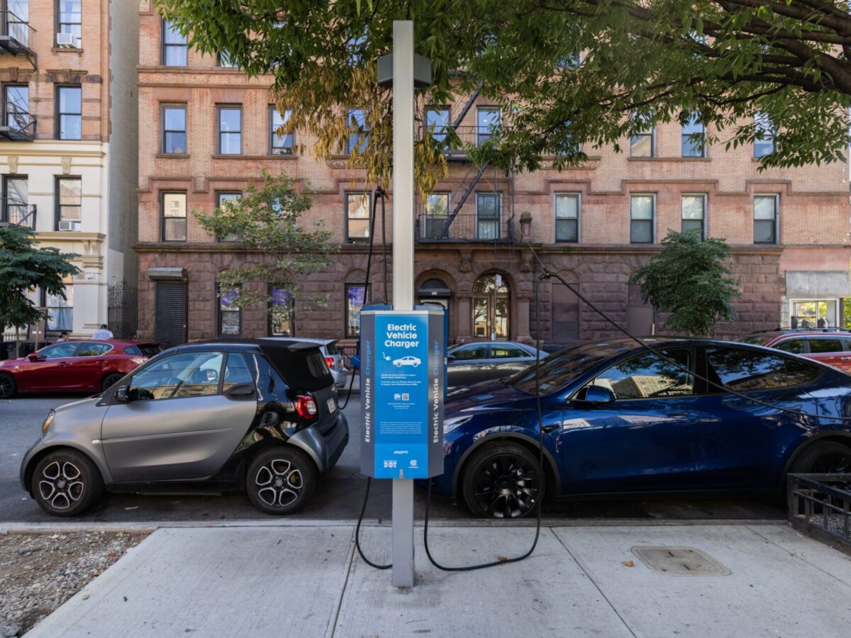 Electric Car Drivers in New York Struggle to Charge Their Vehicles