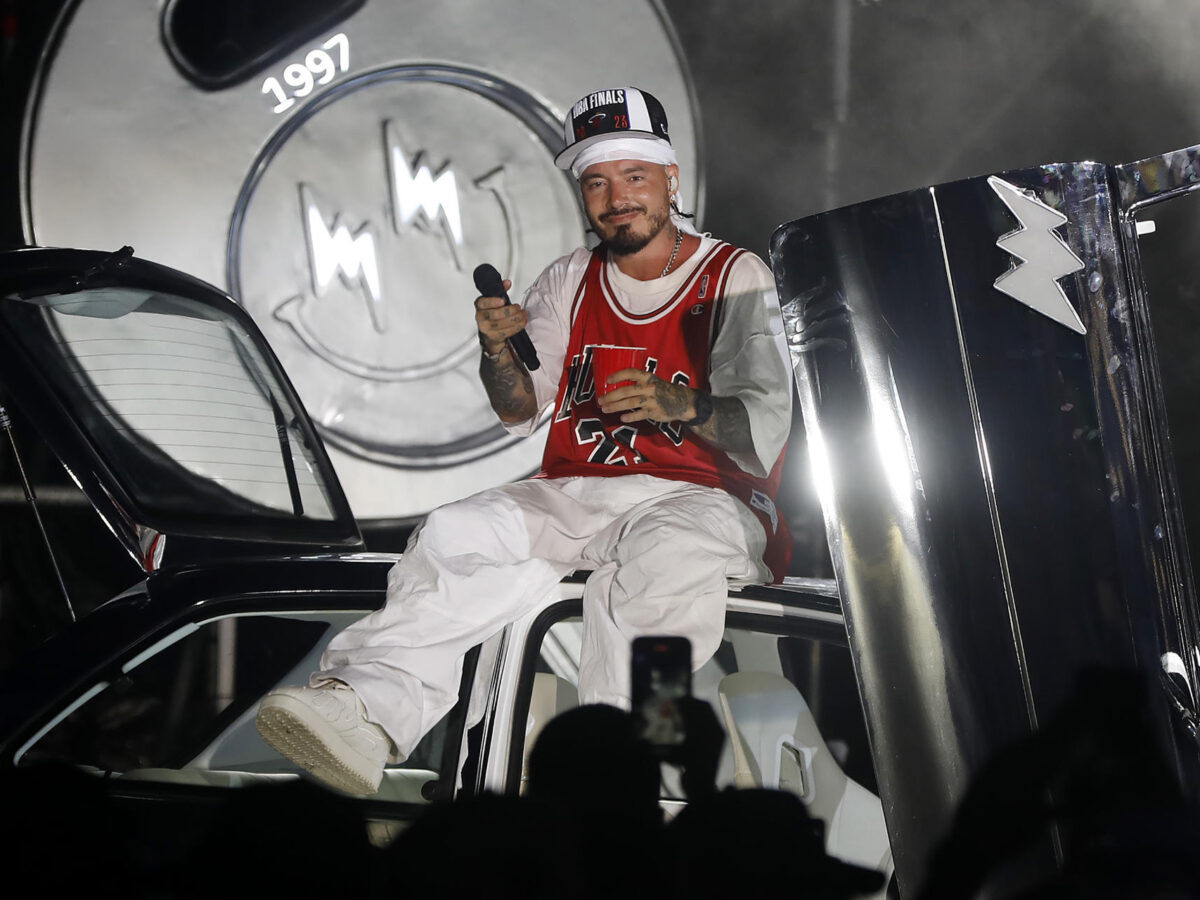 J Balvin Shines Bright in Miami with His Electrifying “Back To The Rayo” Tour