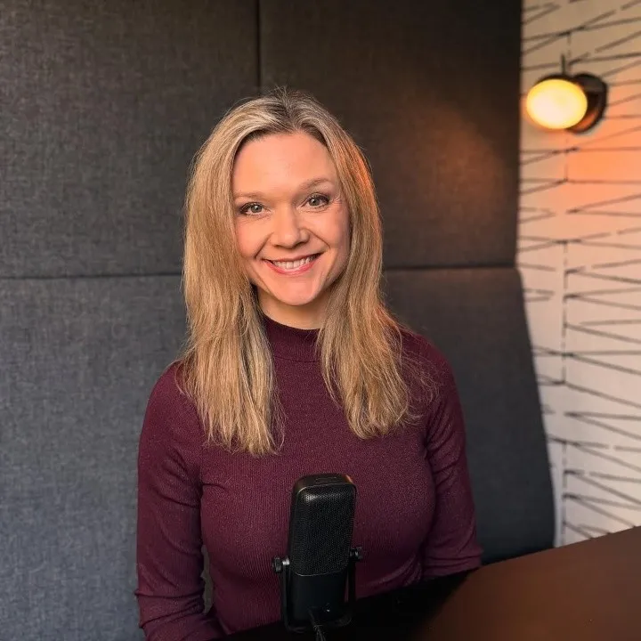 You Won't Believe What Jurassic Park's Ariana Richards Looks Like Now! 26 Ariana Richards 30 years later her appeareance