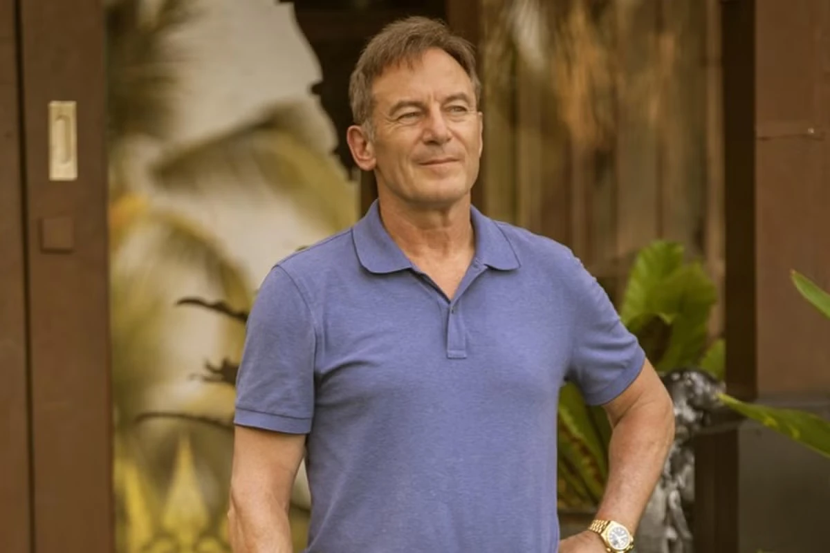 jason isaacs shocks in the white lotus what really happened behind that viral scene jason isaacs white lotus 0b70b